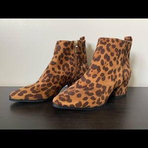 Cheetah print bootie, a new day, Size 6